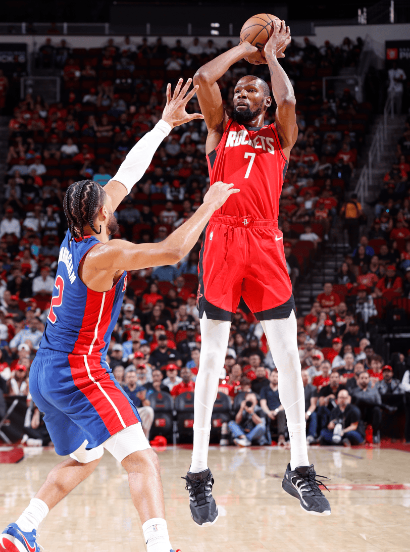 自加盟勇士以来，巴特勒助攻上双的比赛球队5场全胜（加盟勇士后，巴特勒助攻上双时球队5战全胜）