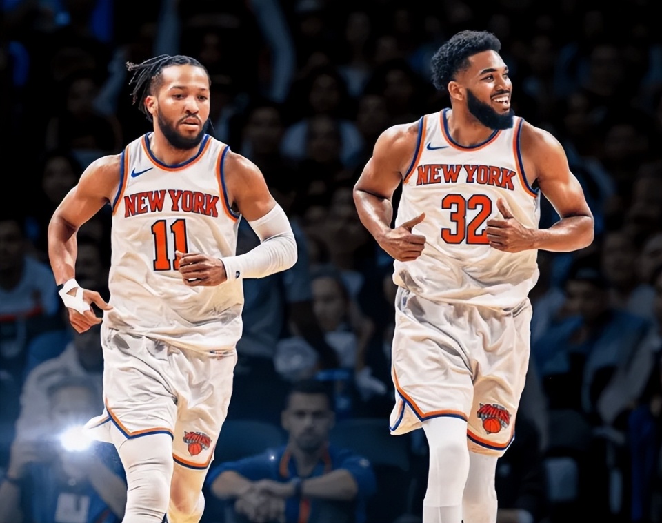 公牛半场三分13中3，吉迪10+5+5咬住比分（公牛半场外线手冷13投3中，吉迪10分5板5助紧咬比分）