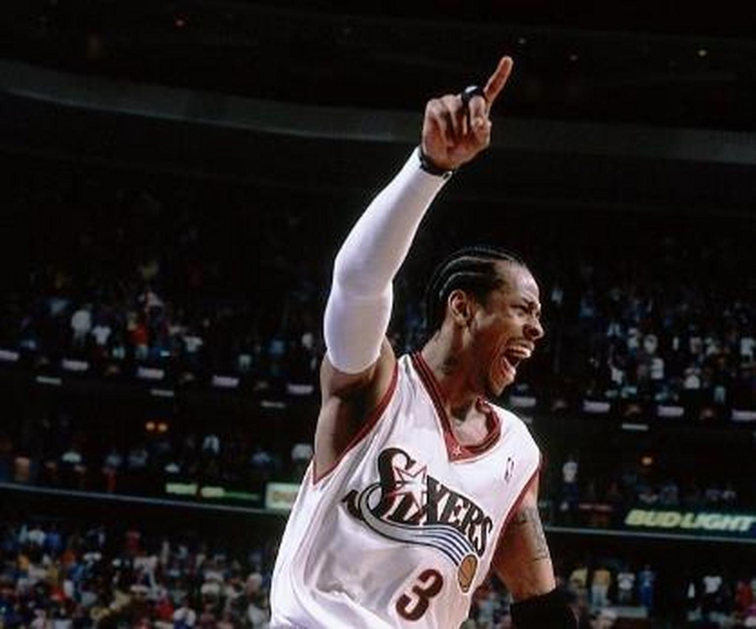 球星晒更衣室照，全队氛围太好了（球星晒更衣室合影，队内氛围爆棚）